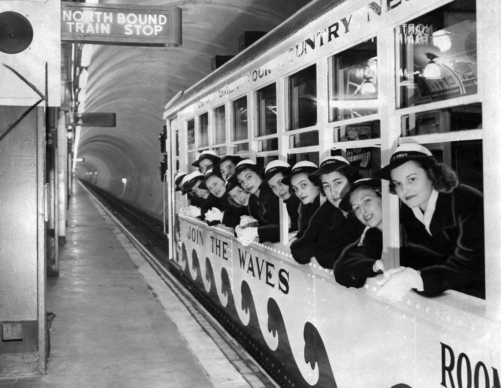First 5 miles of city's subway system opens