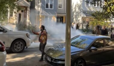 Federal immigration agents tear gas Lake View, raid Lincoln Park