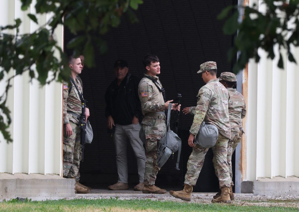 Trump asks Supreme Court to allow guard deployment in Illinois