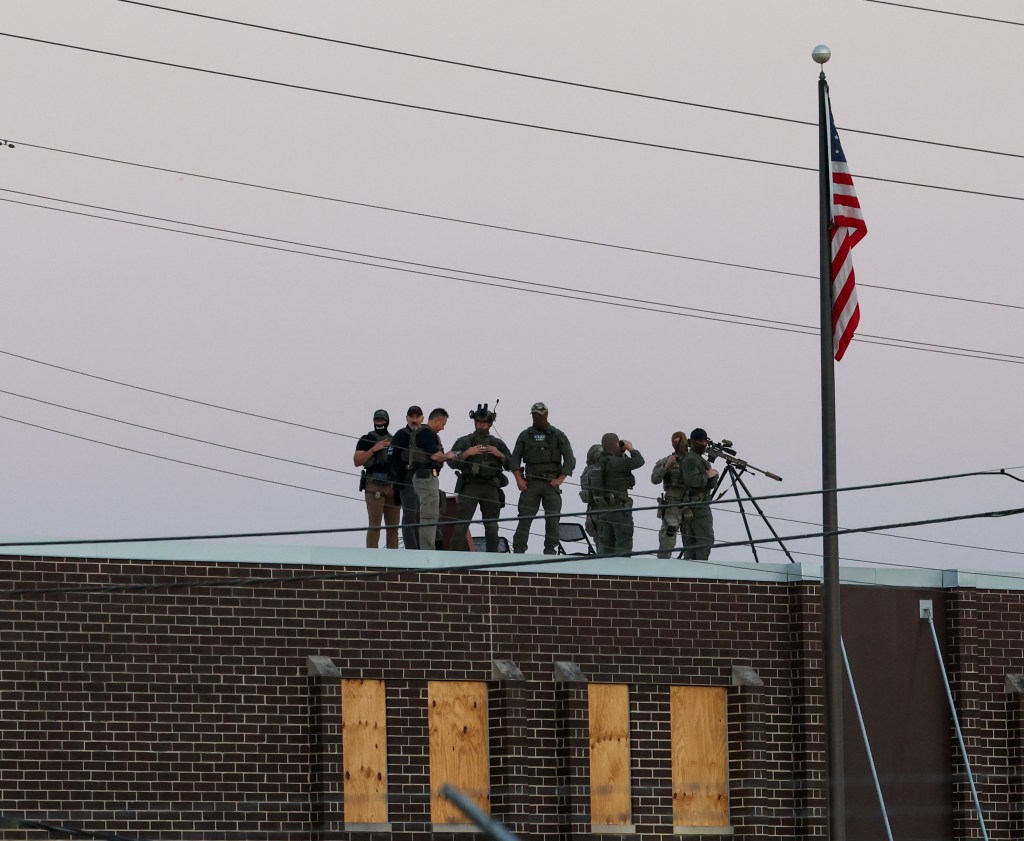 Kristi Noem says Homeland Security 'purchasing more buildings in Chicago'