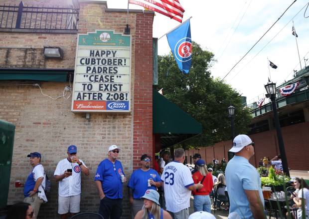 Chicago Cubs fans hang out at Murphy's Bleachers tavern outside of Wrigley Field before Game 2 of the NL wild-card series between the Cubs and the San Diego Padres on Oct. 1, 2025. (Chris Sweda/Chicago Tribune)