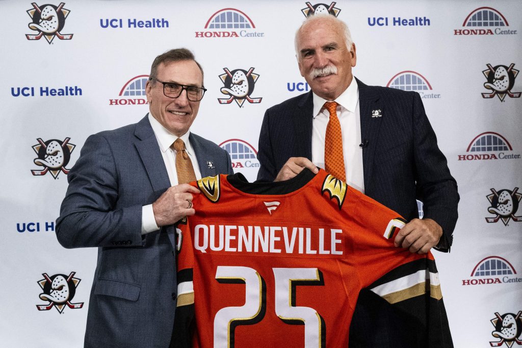 Joel Quenneville returns to Chicago, 1st time since scandal broke