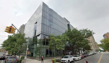 NYC window washer falls 70 feet to death at Columbia after harness snaps: NYPD