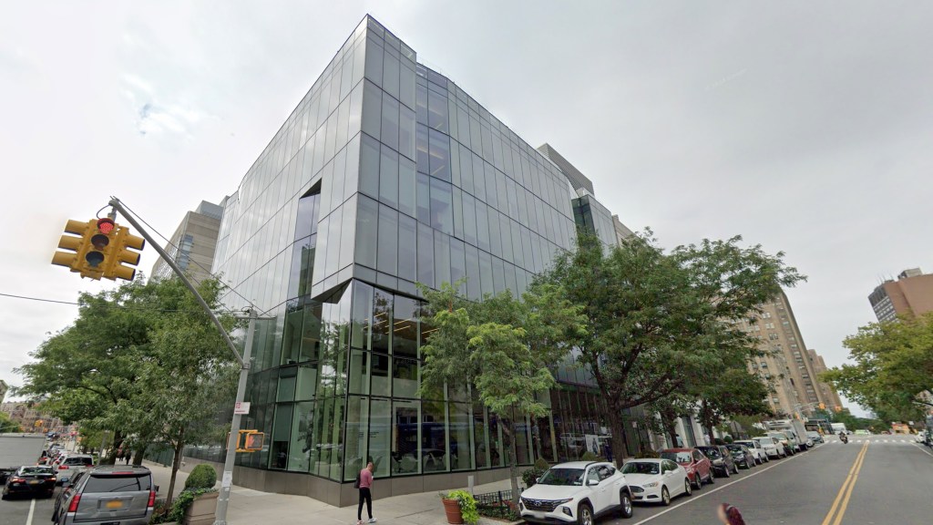 NYC window washer falls 70 feet to death at Columbia after harness snaps: NYPD