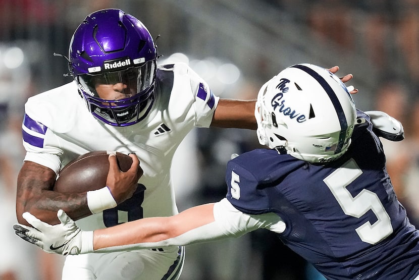 Anna quarterback Ziondre Williams (8) pushes away from Prosper Walnut Grove defensive back...