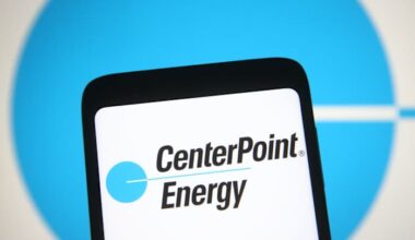 CenterPoint reports thousands of power outages as heavy thunderstorms hit Houston area