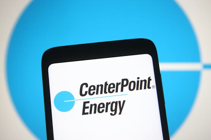 CenterPoint reports thousands of power outages as heavy thunderstorms hit Houston area