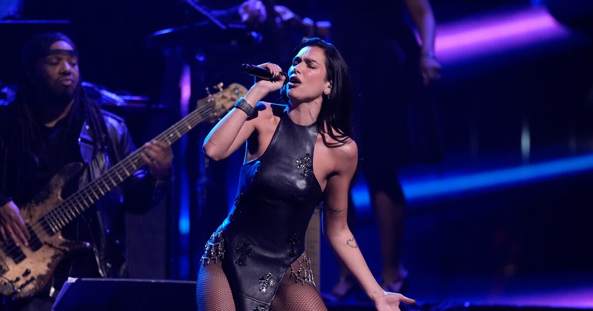 Dua Lipa brings out Dallas Cowboys Cheerleaders, Leon Bridges at Dallas show