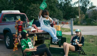 Turkey Day Tailgate returns to Philly with food, football and charity – Metro Philadelphia