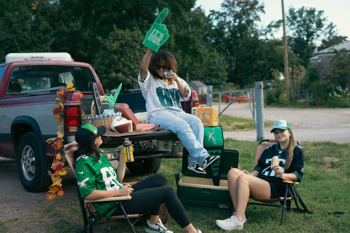 Turkey Day Tailgate returns to Philly with food, football and charity – Metro Philadelphia