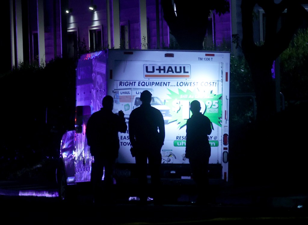 2 injured when security officers shoot at truck near Oakland protest site