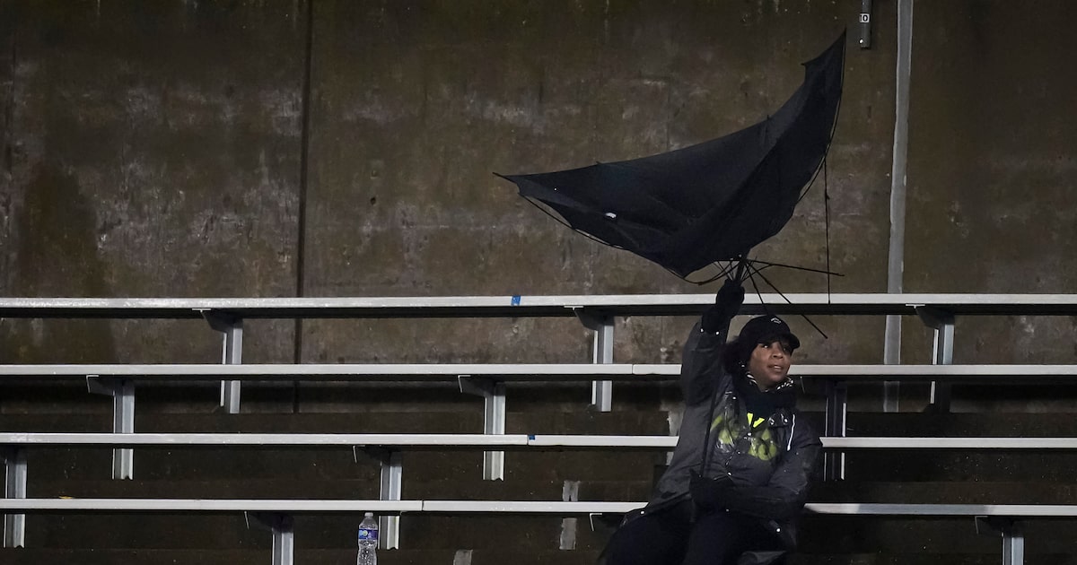 Strong winds cause power outages across Dallas-Fort Worth. Here’s what you need to know