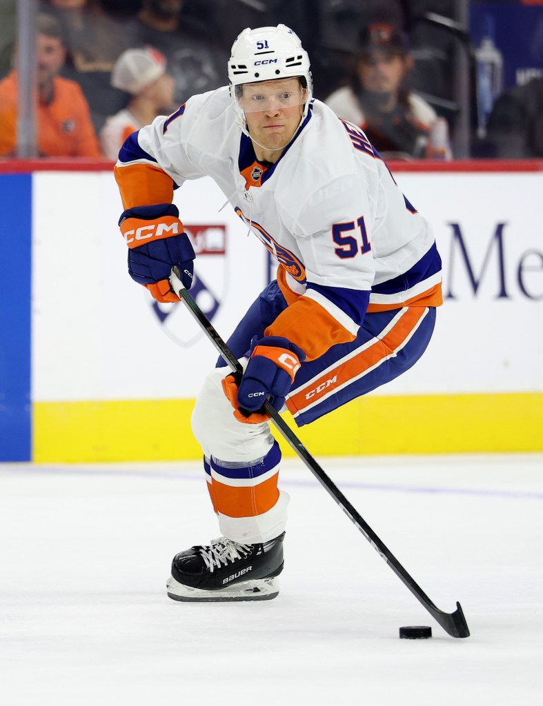 Emil Heineman looks to make a play during the Islanders' preseason win over the Flyers.