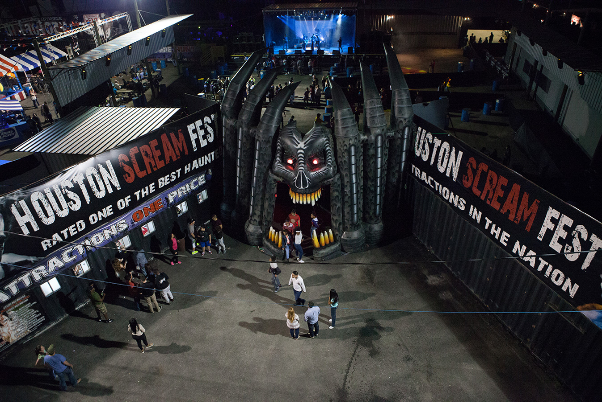 Houston's Only Horror-Themed Amusement Park Reopens For Spooky Season
