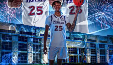 Four-star center Davion Adkins commits to Kansas