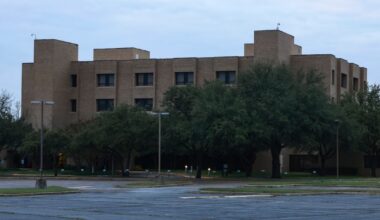 Vacant Oak Cliff hospital in Dallas once tapped for homeless services is now up for sale