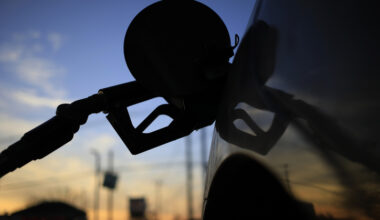 AAA: Gas prices fall in San Antonio for second consecutive week