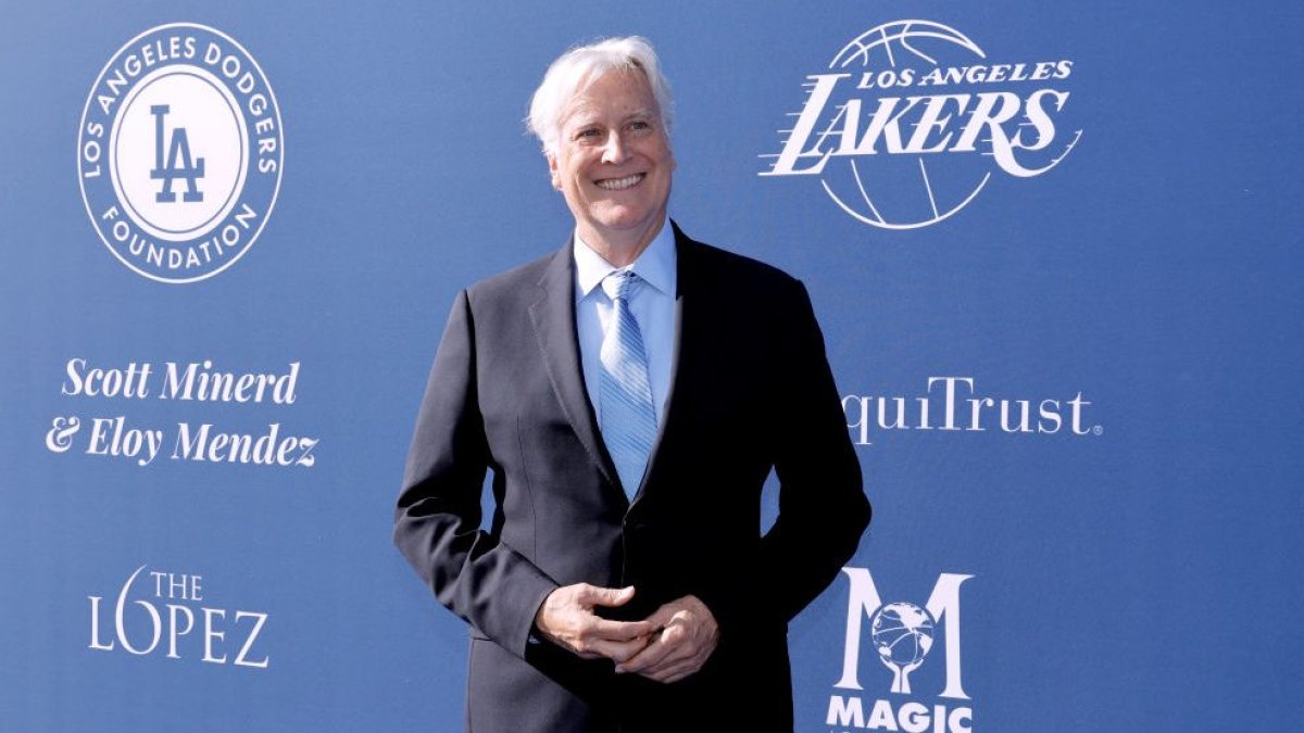 NBA approves sale of Lakers majority interest to Mark Walter – NBC Los Angeles