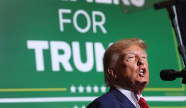 Government shutdown makes Trump's $15 billion farmer bailout 'very complicated,' says Former USDA economist Joe Glauber