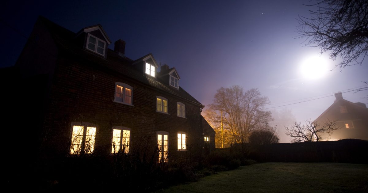The U.S. housing market is in spooky season: 15% of home sellers are getting ghosted by buyers