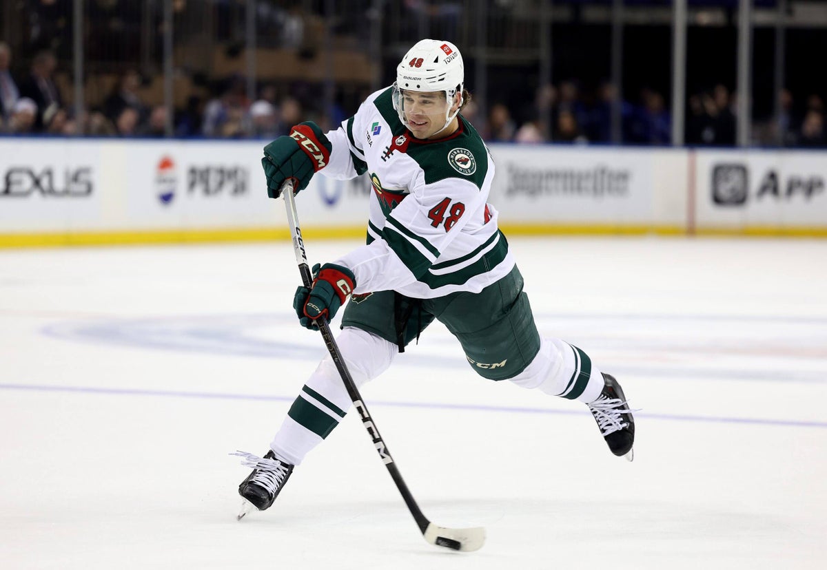 Wild reacquire Daemon Hunt, claiming former Minnesota defenseman off waivers