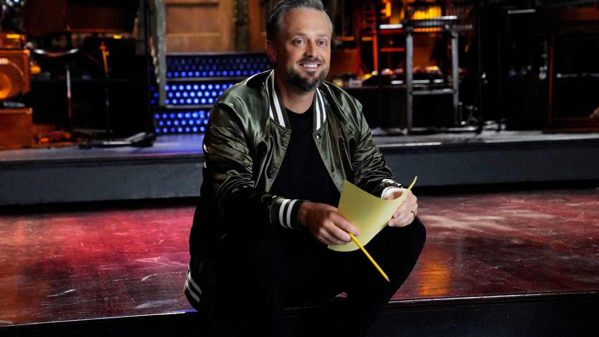 Nate Bargatze returns to Chicago’s Jake Melnick’s Corner Tap – NBC Chicago