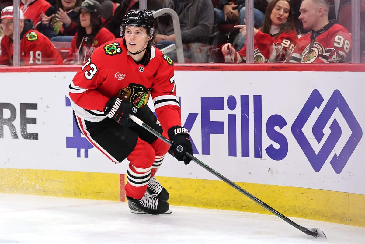 Canucks acquire forward Lukas Reichel in trade with Blackhawks