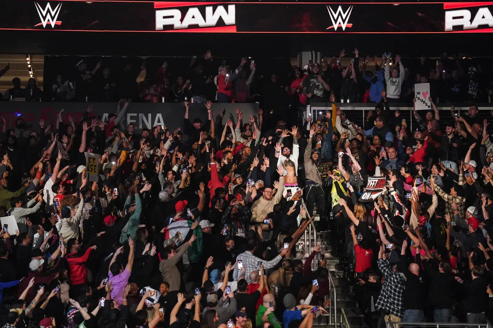 wwe Monday Night RAW crowd