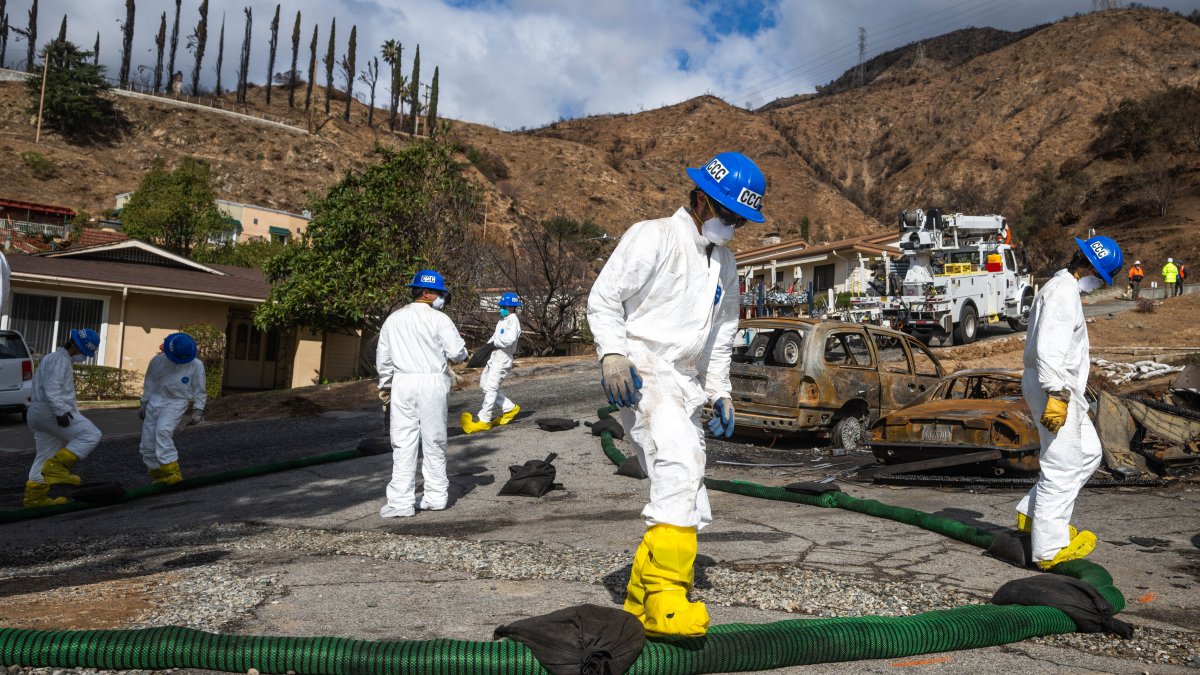 Eaton Fire survivors to respond to Edison’s draft compensation plan – NBC Los Angeles