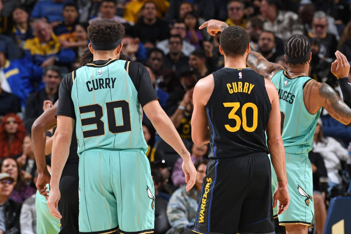 Steph, Seth Curry pull jersey swap at practice as brothers enjoy tenure as Warriors teammates