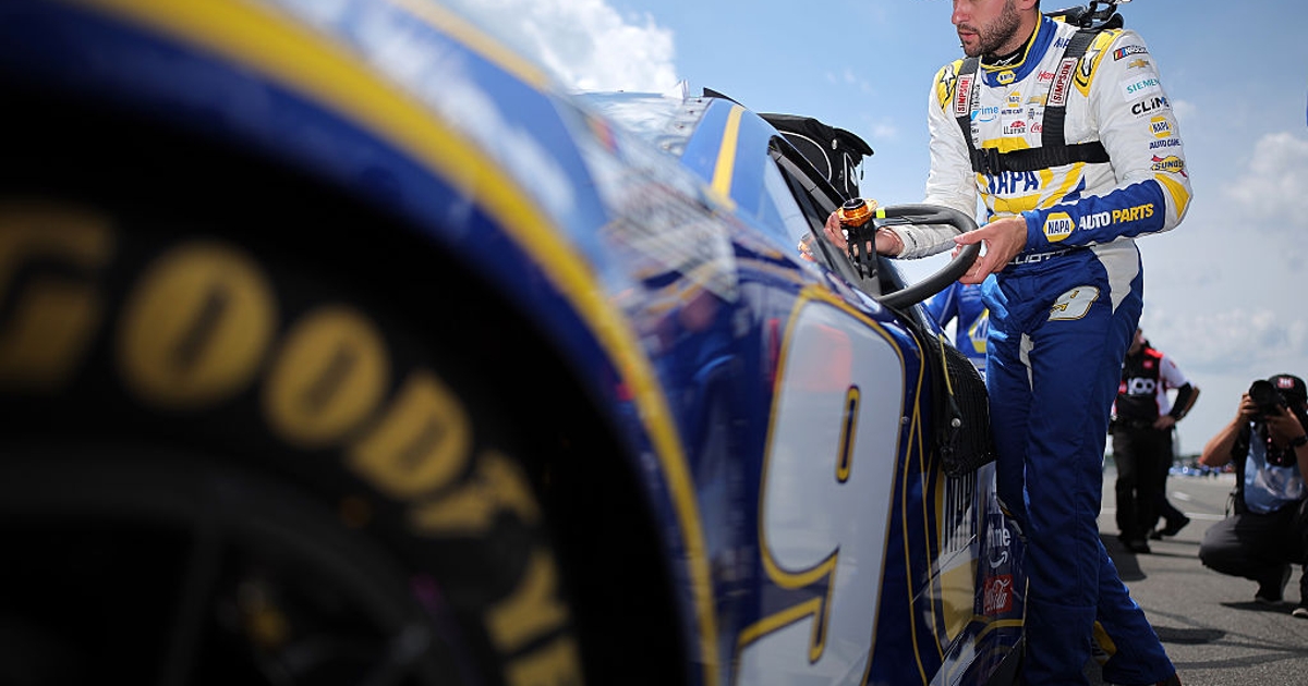 Elliott's championship hopes boil down to Martinsville must-win