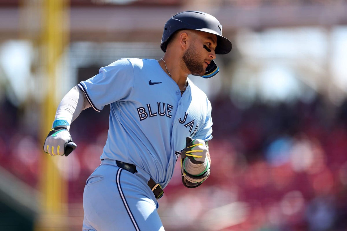 Bo Bichette begins running, joins Blue Jays in New York