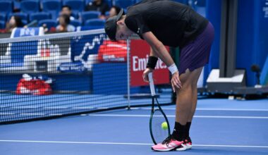 What Jakub Mensik was heard telling Alex de Minaur about his injury after retiring from their match at the China Open