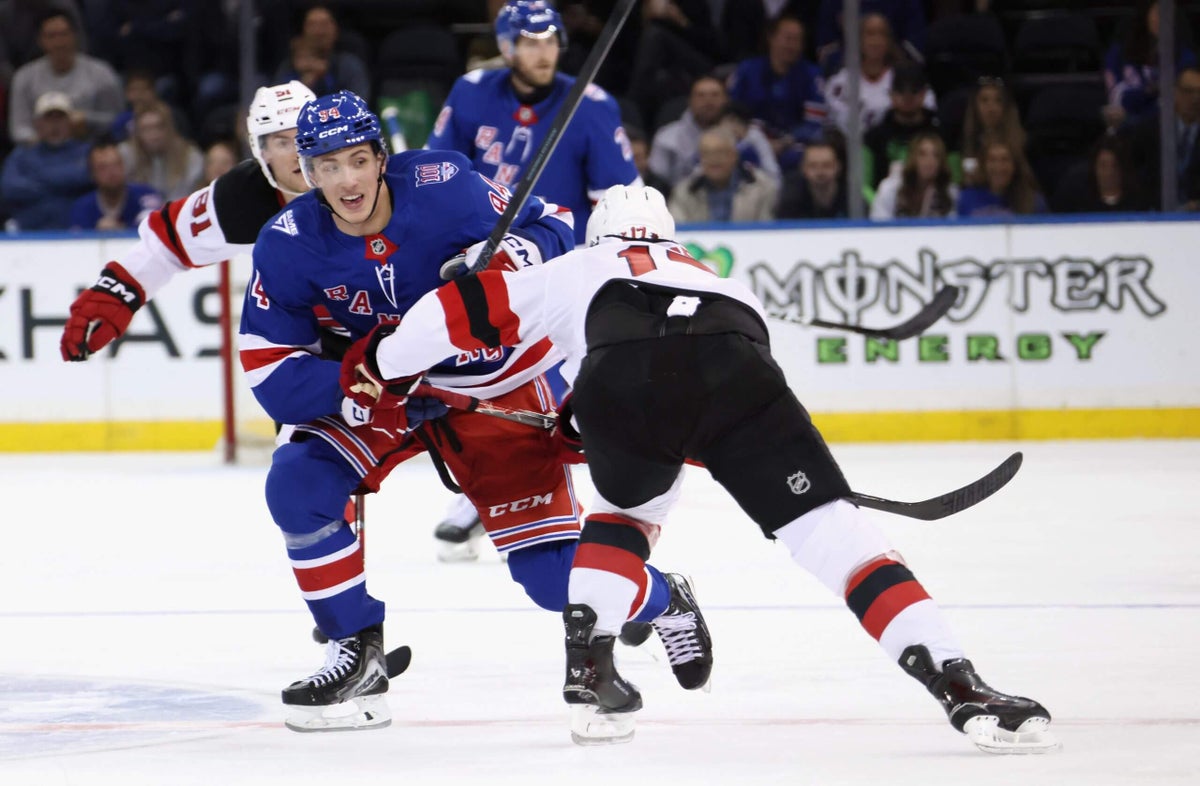 New York Rangers try to walk fine line between contending and developing