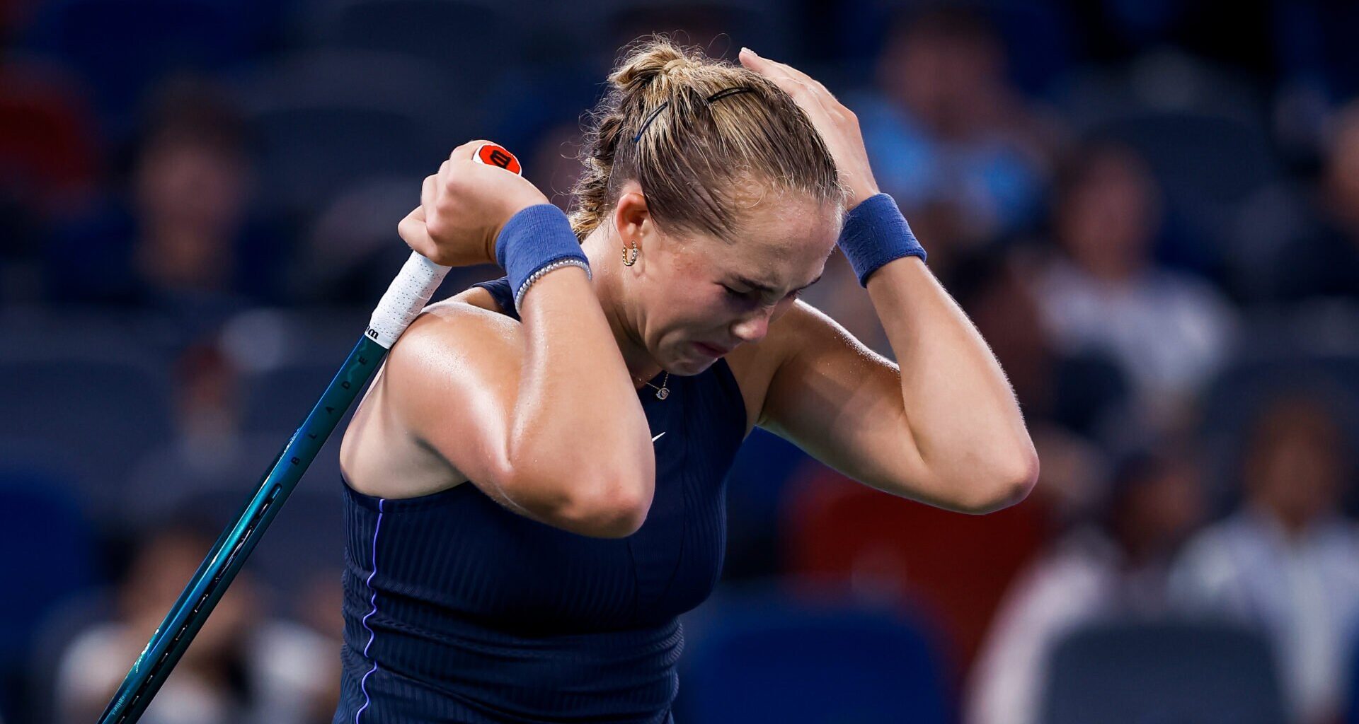 Lindsay Davenport suggests Mirra Andreeva may have made a mistake as her struggles continue