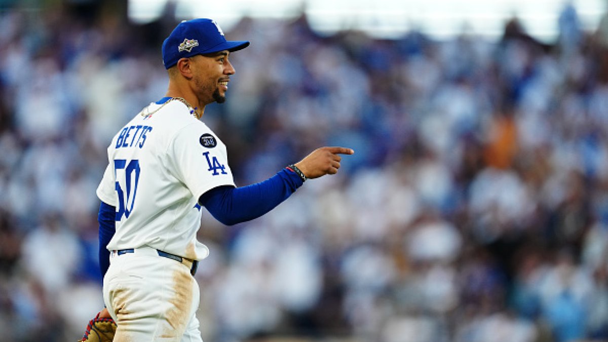 The golden transformation of Dodgers shortstop Mookie Betts, from right field to to the heart of the dirt – NBC Los Angeles