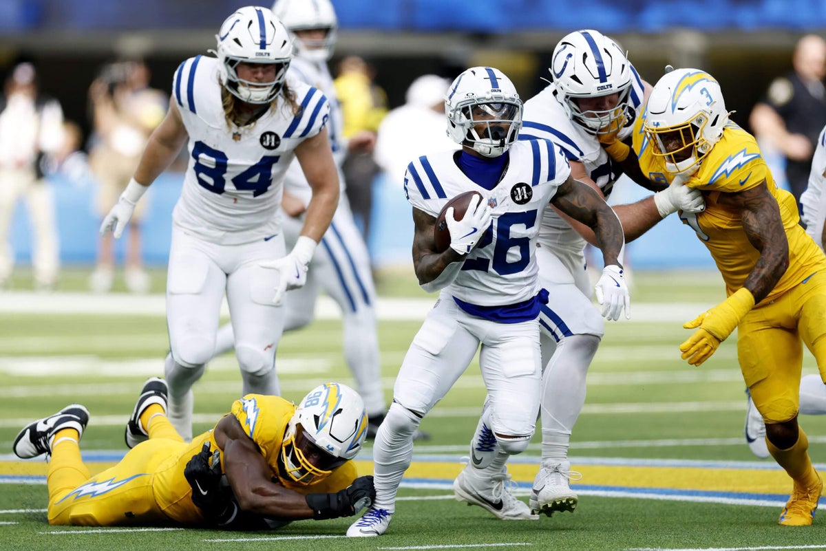 Chargers defense must improve or season is going to slip away: ‘We looked like trash’