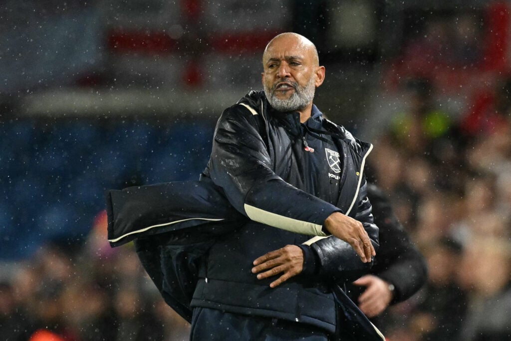 Nuno Espirito Santo makes his displeasure clear as West Ham lose at Leeds United