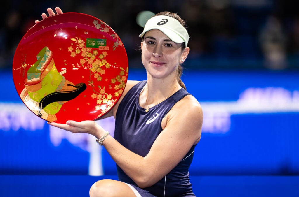 Belinda Bencic celebrates with the title after winning the 2025 Pan Pacific Open