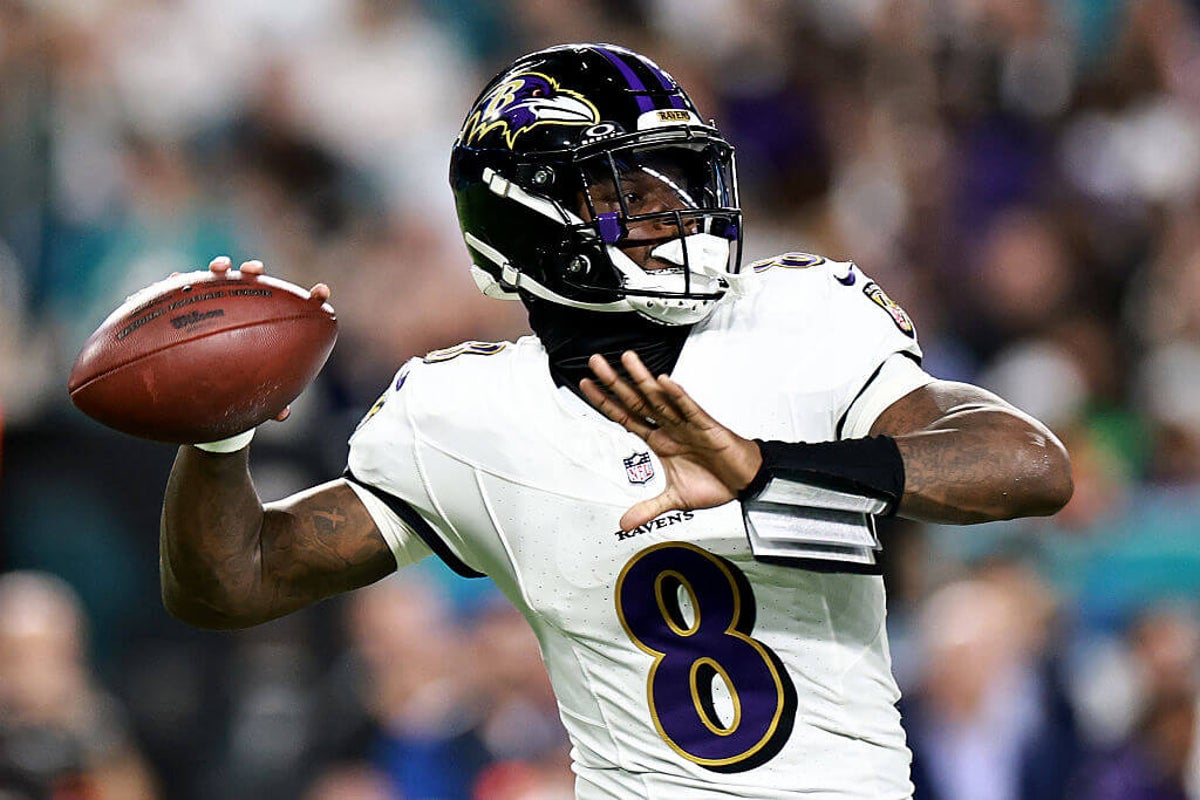 Ravens-Dolphins takeaways: Lamar Jackson throws 4 TD passes in first start since Week 4