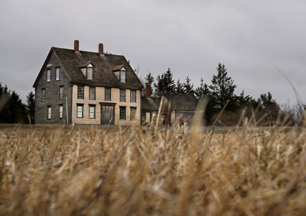 Andrew Wyeth's 'Christina's World" Undergoes Detailed Conservation