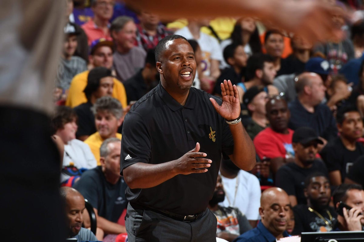 Who is Damon Jones, the former NBA player charged with sharing LeBron injury secrets?