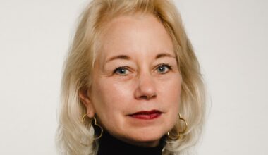 Laura Lippman’s ‘Murder Takes a Vacation’ brings Mrs. Blossom back