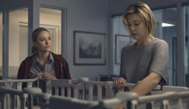 (L-R) Maika Monroe as Polly Murphy and Mary Elizabeth Winstead as Caitlin Morales in 20th Century Studios' The Hand That Rocks the Cradle