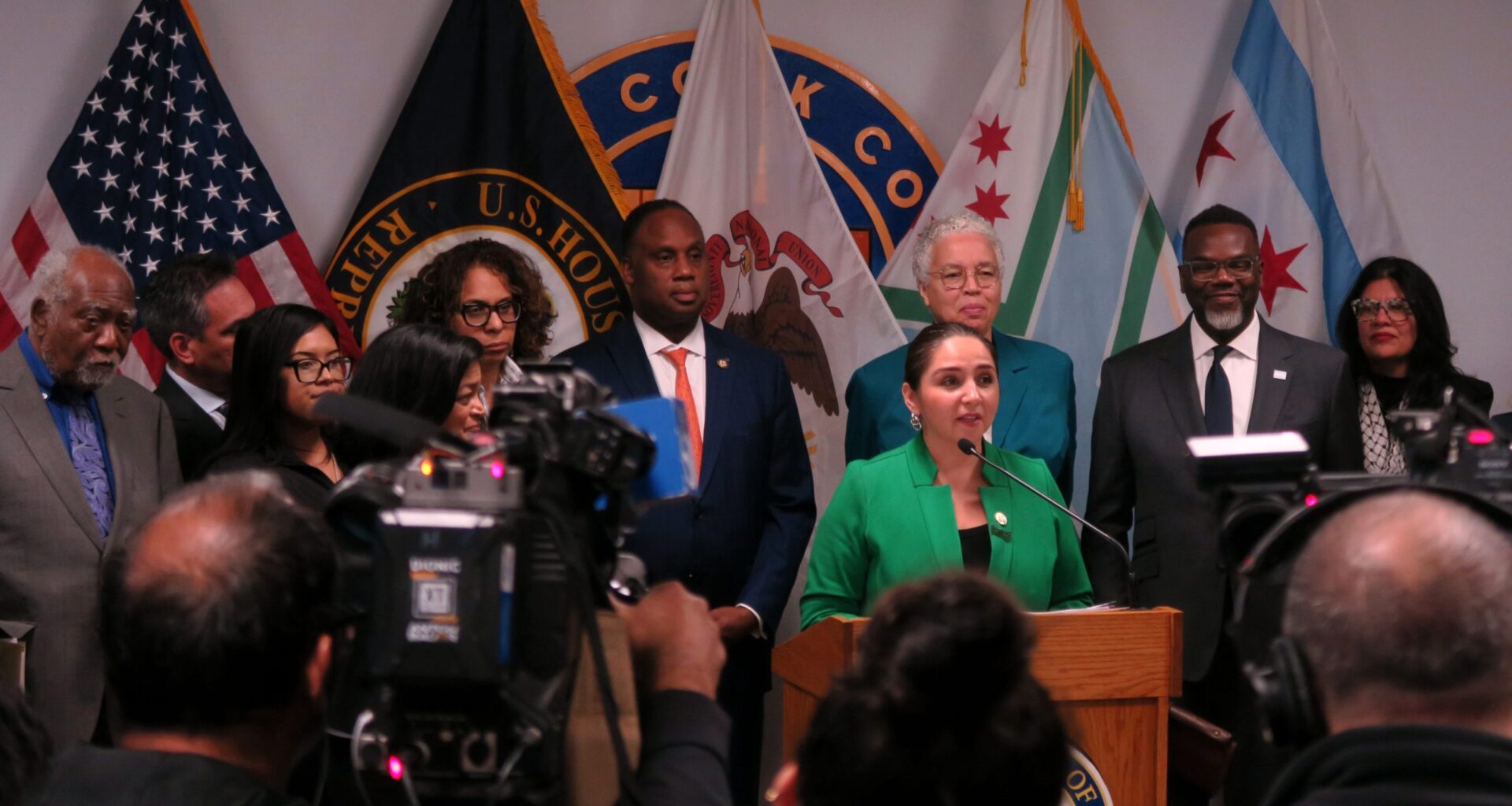 Congressional Democrats Come To Chicago To Hear About Immigration Enforcement Blitz