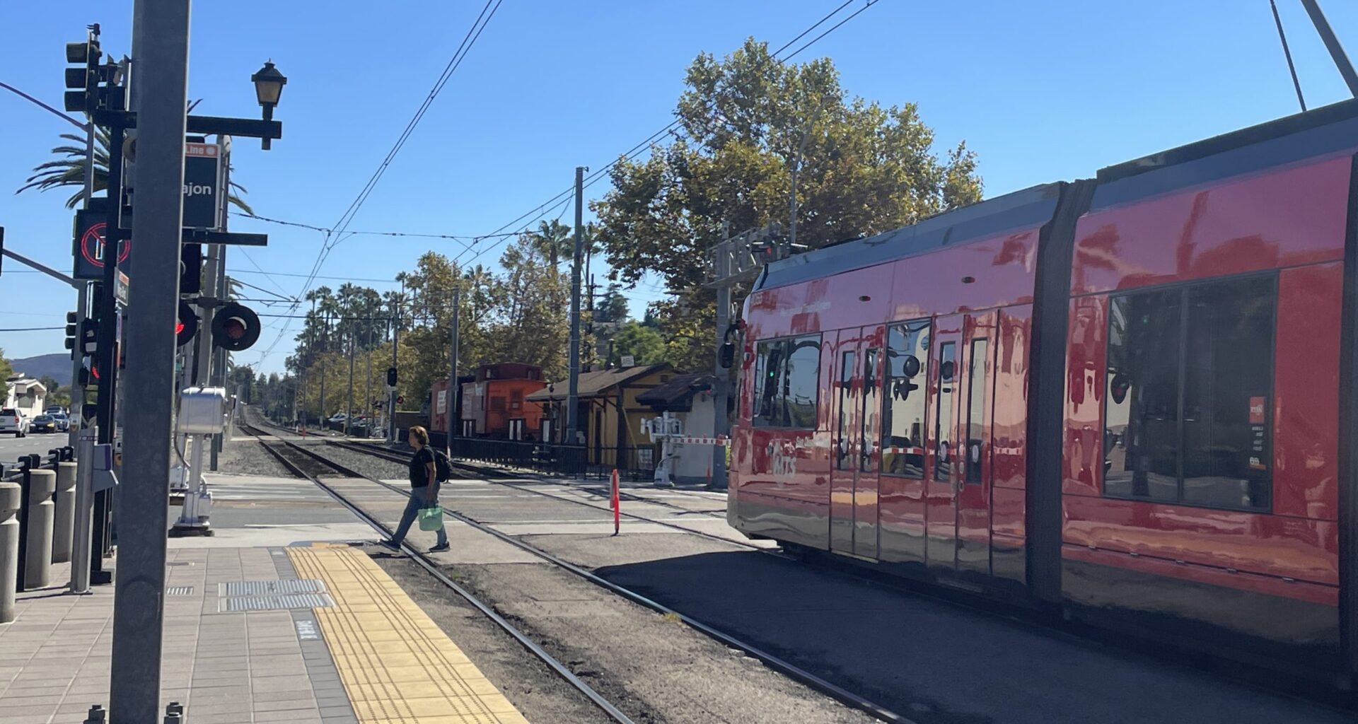 La Mesa hosts Friday pop-up for residents on trolley track project