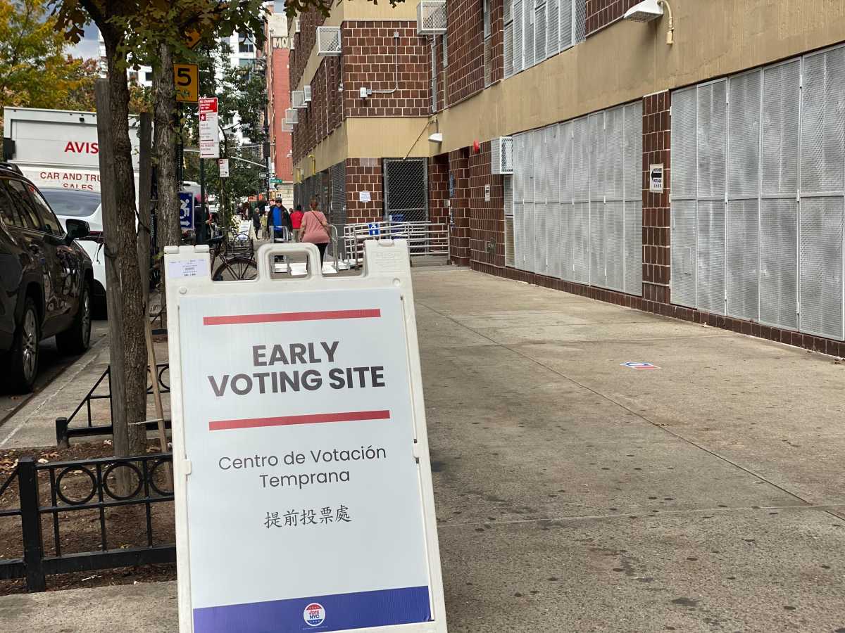 EARLY VOTING STARTS: Massive turnout across the city as New Yorkers cast ballots in 2025 NYC Mayor's Race 3 The first day of early voting sees New Yorkers at Lower East Side Preparatory High School turning out for the mayoral race.
