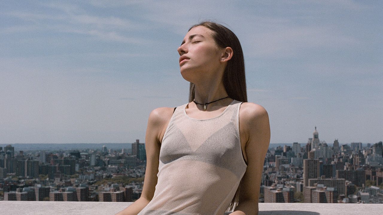 Is There a Benefit to Rubbing Castor Oil on Your Stomach?