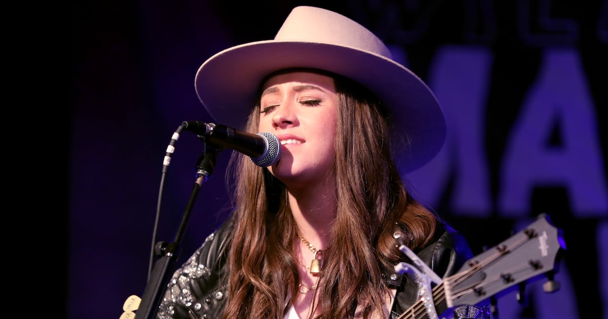 Keith Urban’s Guitarist Maggie Baugh Finally Reveals Big Announcement