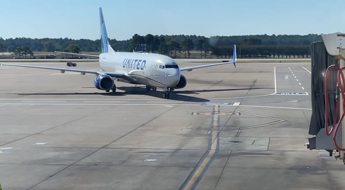 First United flight with Starlink Wi-Fi lands in Houston